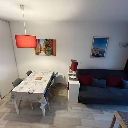 F2 Cozy Vue Mer, Piscine, Parking, A Pied ! Antibes
